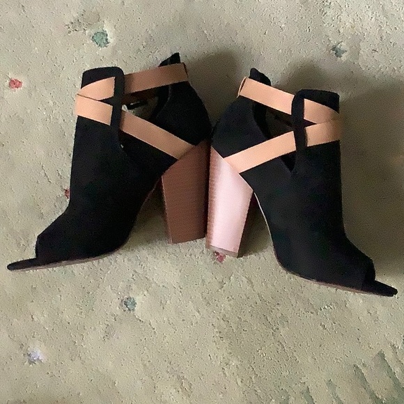 JustFab “Denene” Black Open Toe Heels SZ9 - Picture 2 of 7